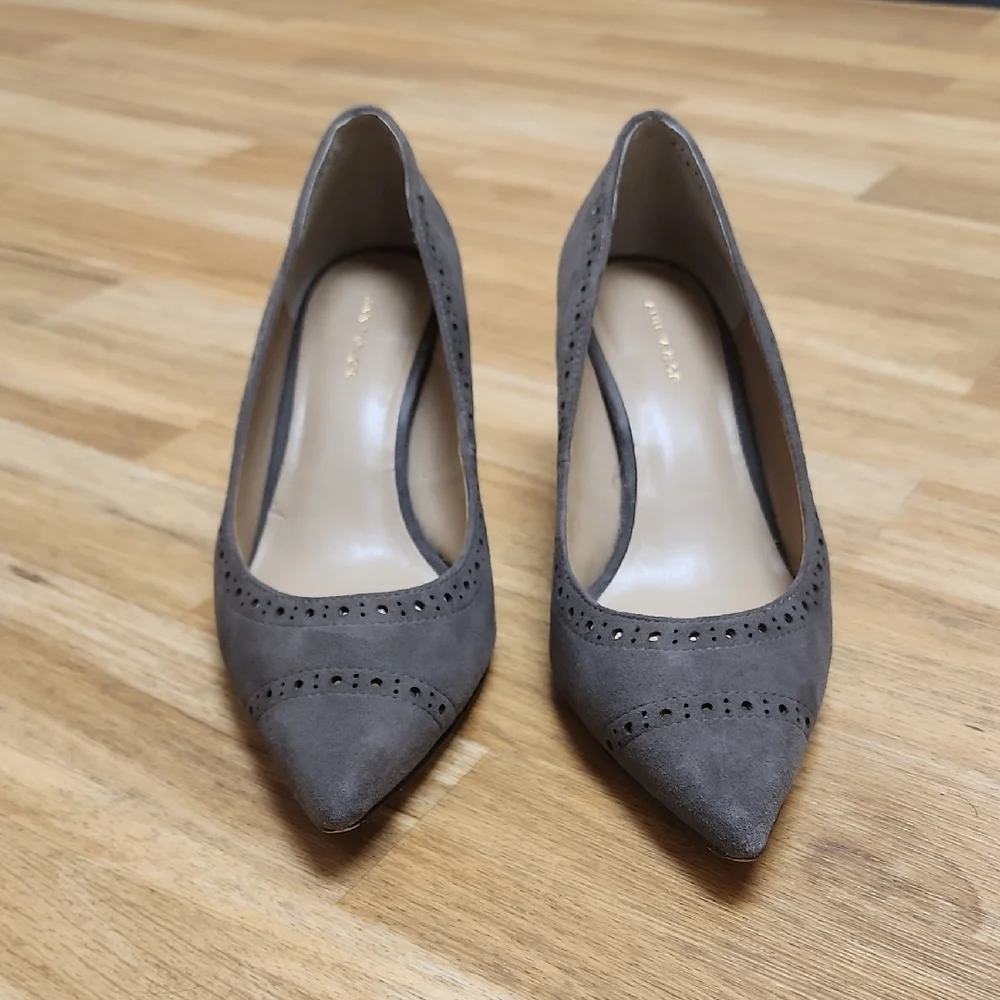 Ann Taylor Gray Heels with Pointed Toe and Medium Heel - Picture 2 of 5